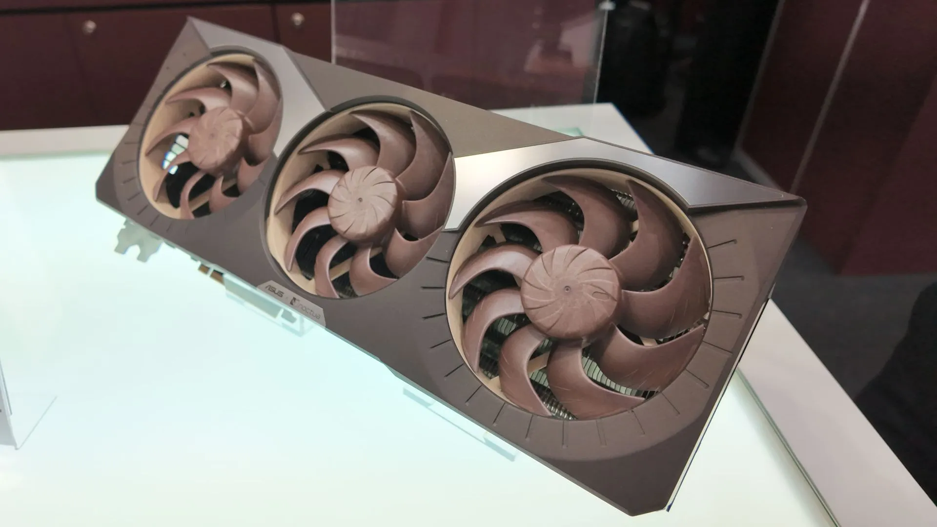 Неймовірний успіх Asus RMA RTX 5080: як отримати білу ROG Astral