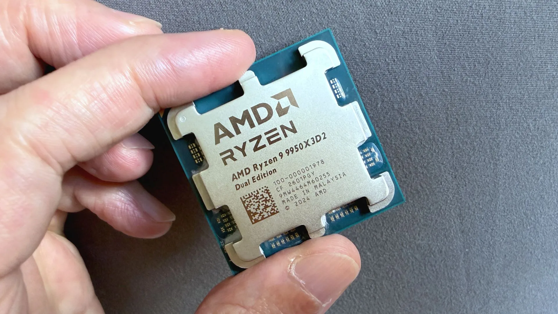 Шахрайство з AMD Ryzen 9 9950X3D2 на Amazon: деталі схеми